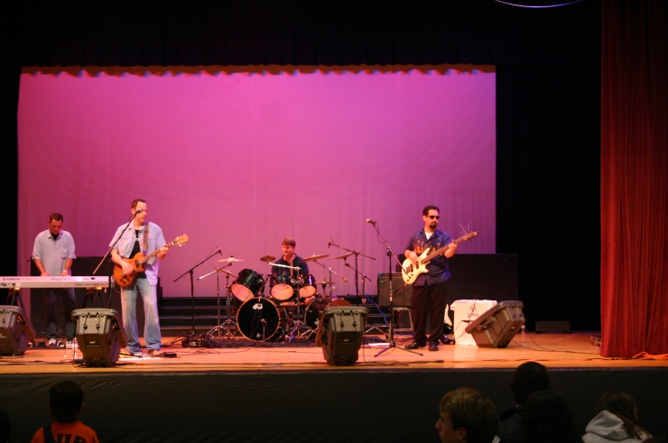 Click for original image 1366k 2048x1360